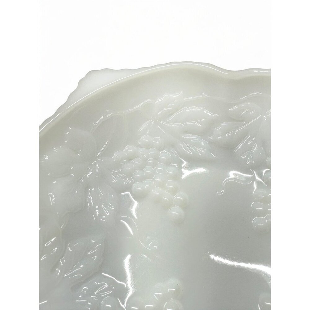 Indiana Glass Harvest Grape Milk Glass Plate 10 Inch - Picture 2 of 8